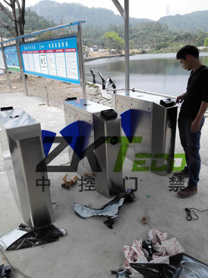 中控門禁公司在天河區安裝指紋翼閘、輥閘